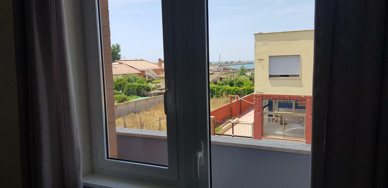 Little Rose Guest House Fiumicino Exterior photo