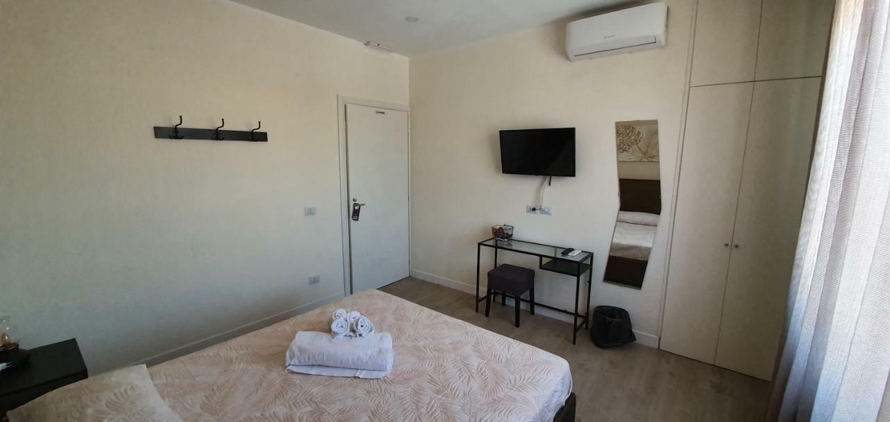 Little Rose Guest House Fiumicino Exterior photo